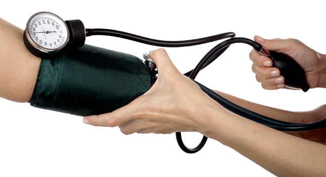 Prednosti lijekova protiv visokog tlaka za blagu hipertenziju nisu jasne | Cochrane
